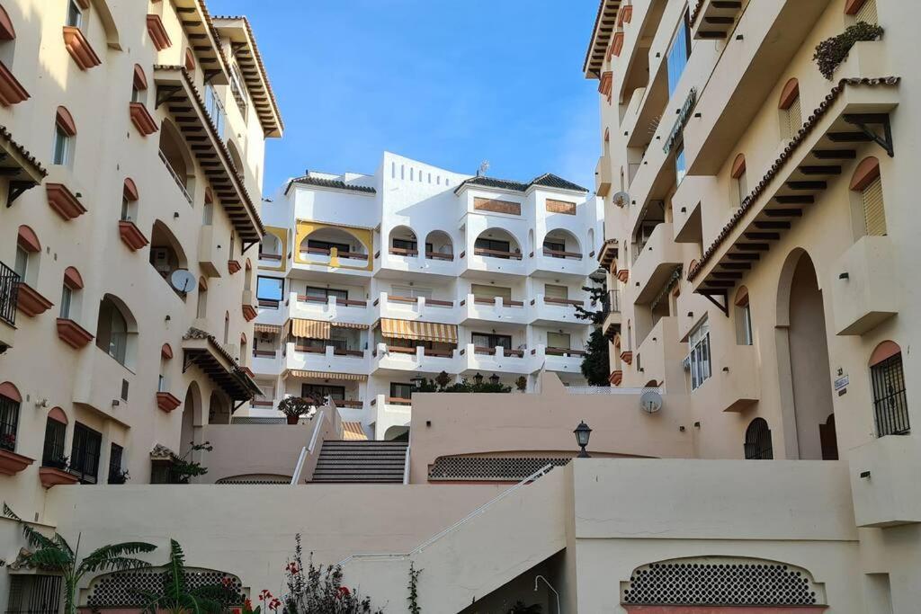 Estepona Port Beachside Apartment - Marina Bay エクステリア 写真
